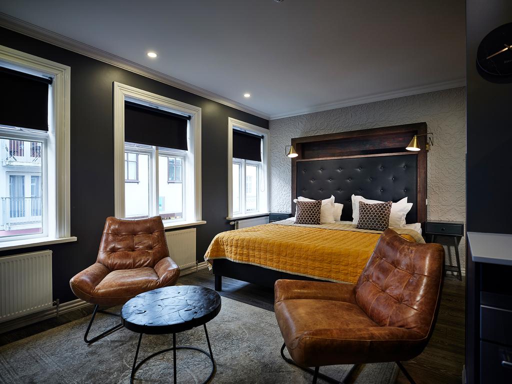 41 A Townhouse Hotel