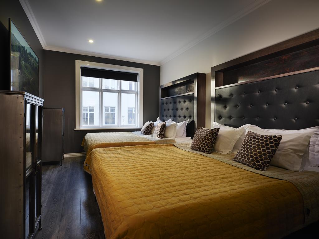 41 A Townhouse Hotel