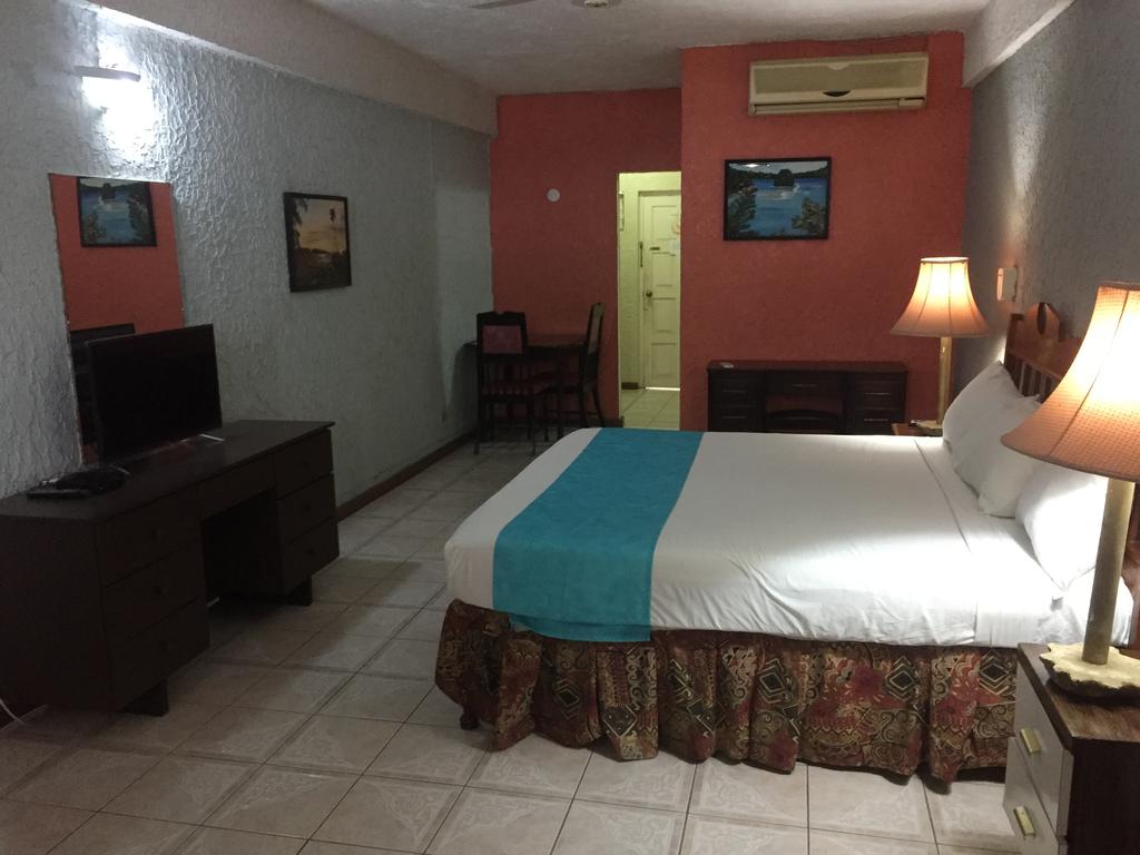 Cariblue Beach Hotel and Scuba Diving Resort