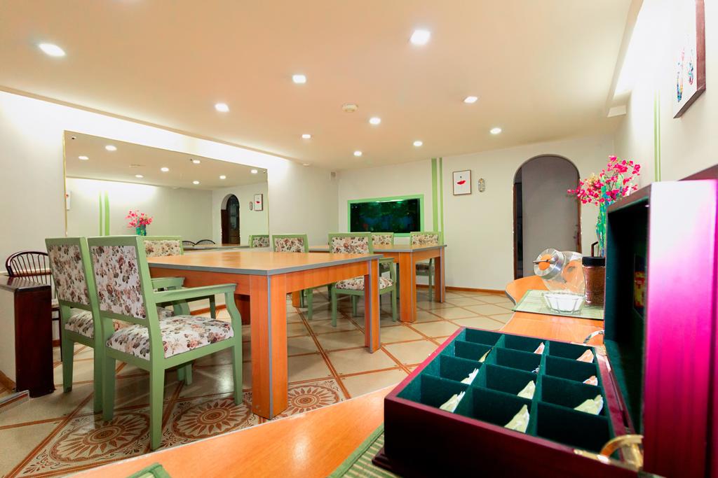 Hotel Demi
