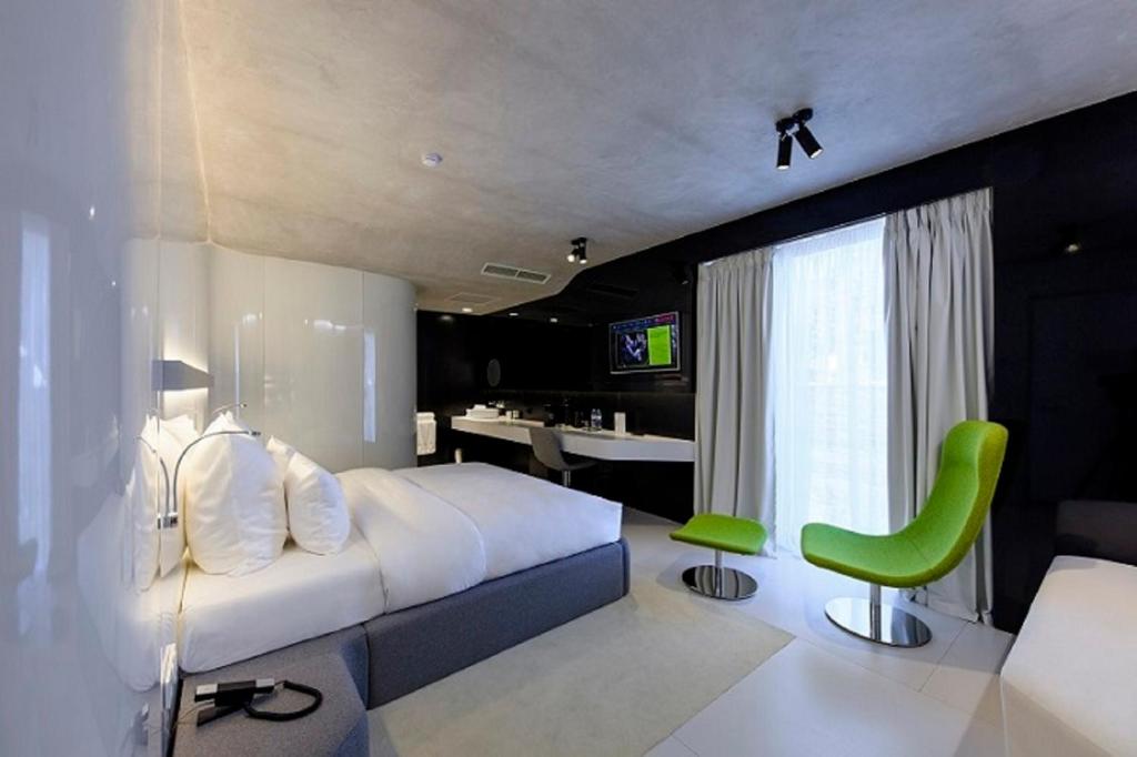 The Grove Design Hotel