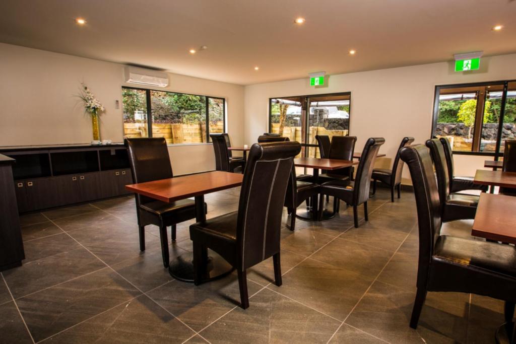 Greenlane Suites