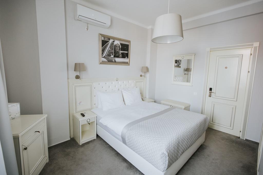 Cherie Hotel Boutique & Restaurant