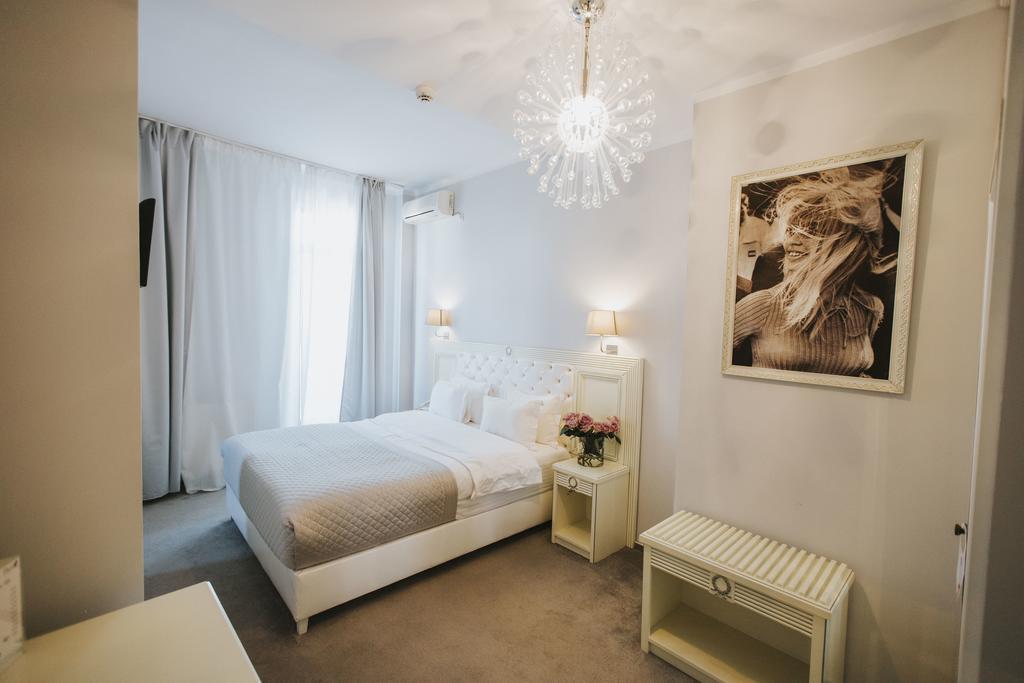 Cherie Hotel Boutique & Restaurant