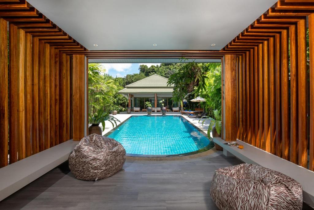 Karon Beach Pool Villas