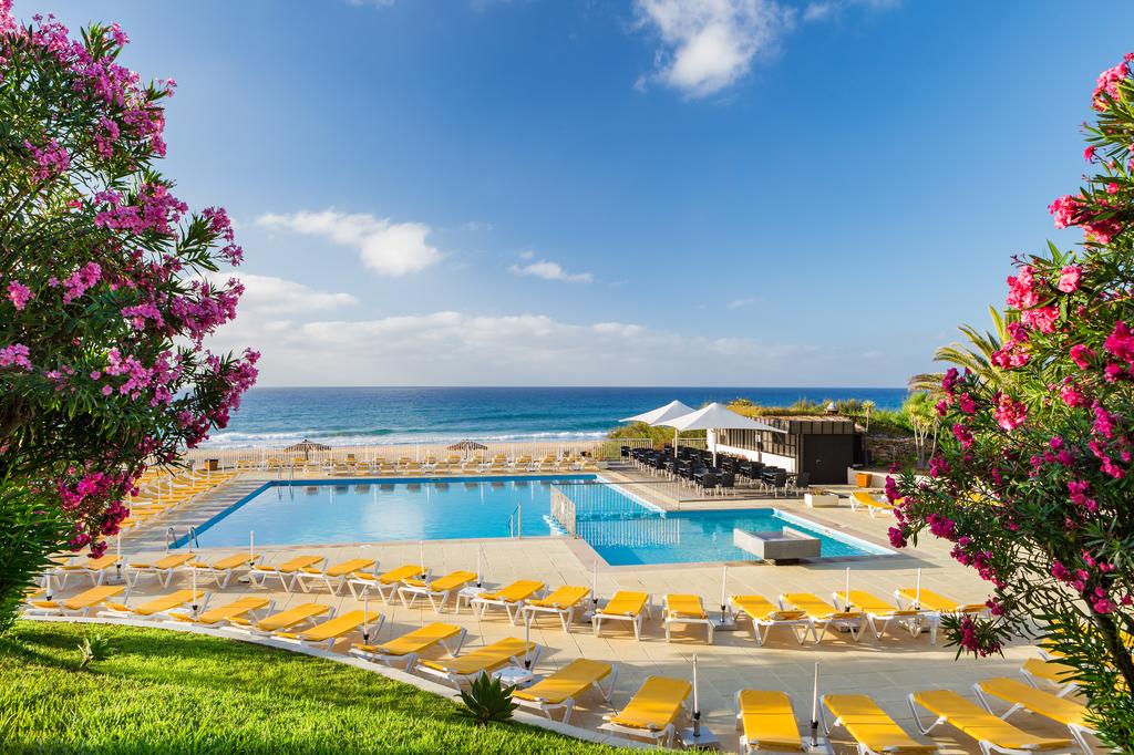 Vila Baleira Suites (Formerly Luamar)