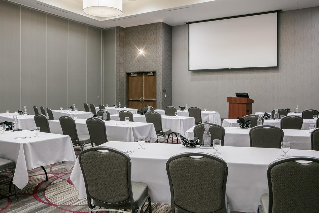 Courtyard Omaha Bellevue At Beardmore Event Center