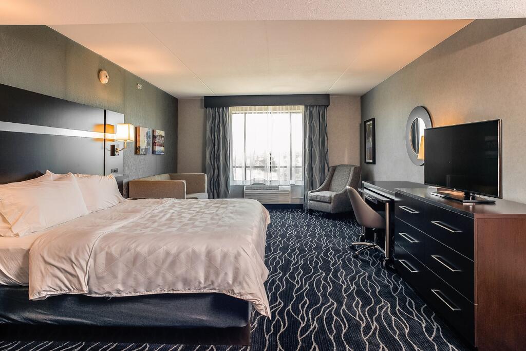 Holiday Inn & Suites - Joliet Southwest