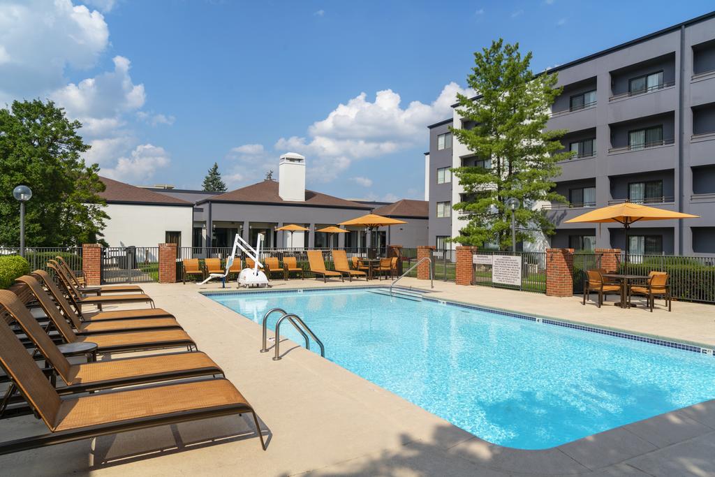 Courtyard Louisville East