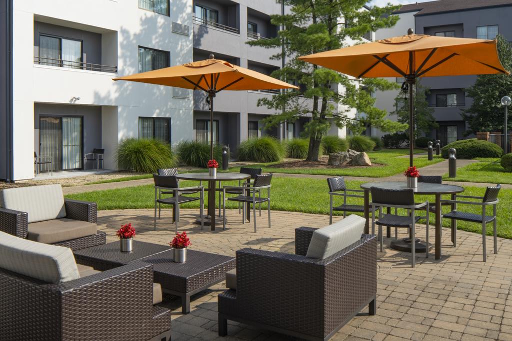 Courtyard Louisville East