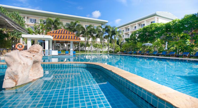 Chalong Beach and Spa