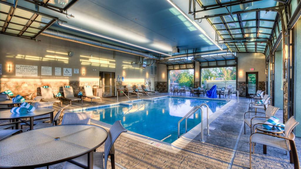 Courtyard Pigeon Forge