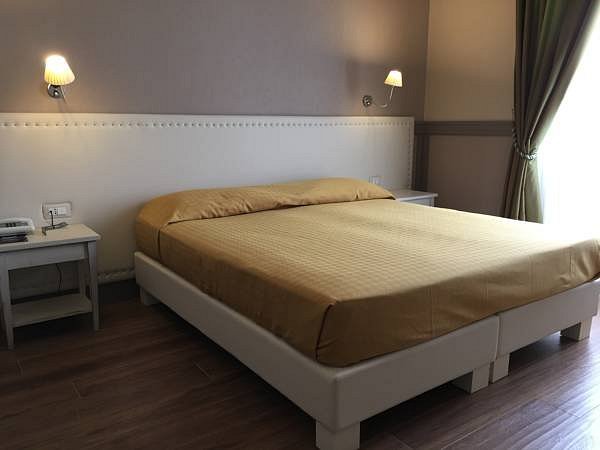 Dnb House Hotel