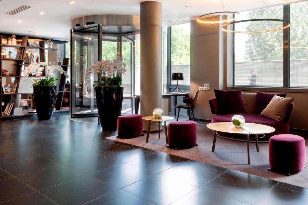 AC Porte Maillot Hotel