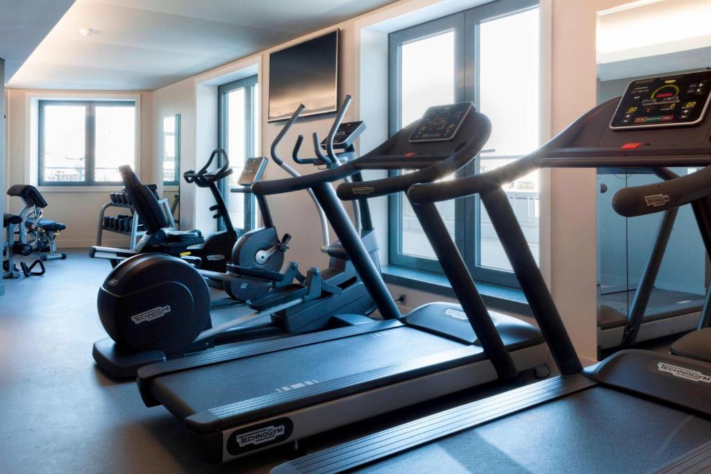 AC Porte Maillot Hotel