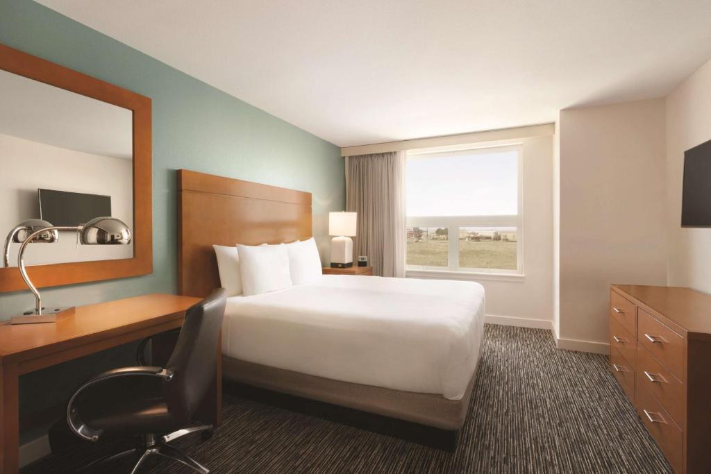 HYATT house Denver Airport