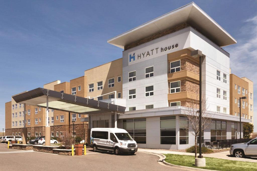 HYATT house Denver Airport