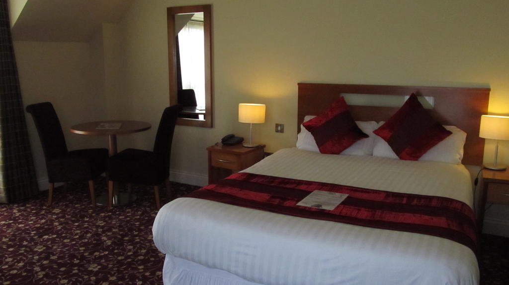Raheen Woods Hotel