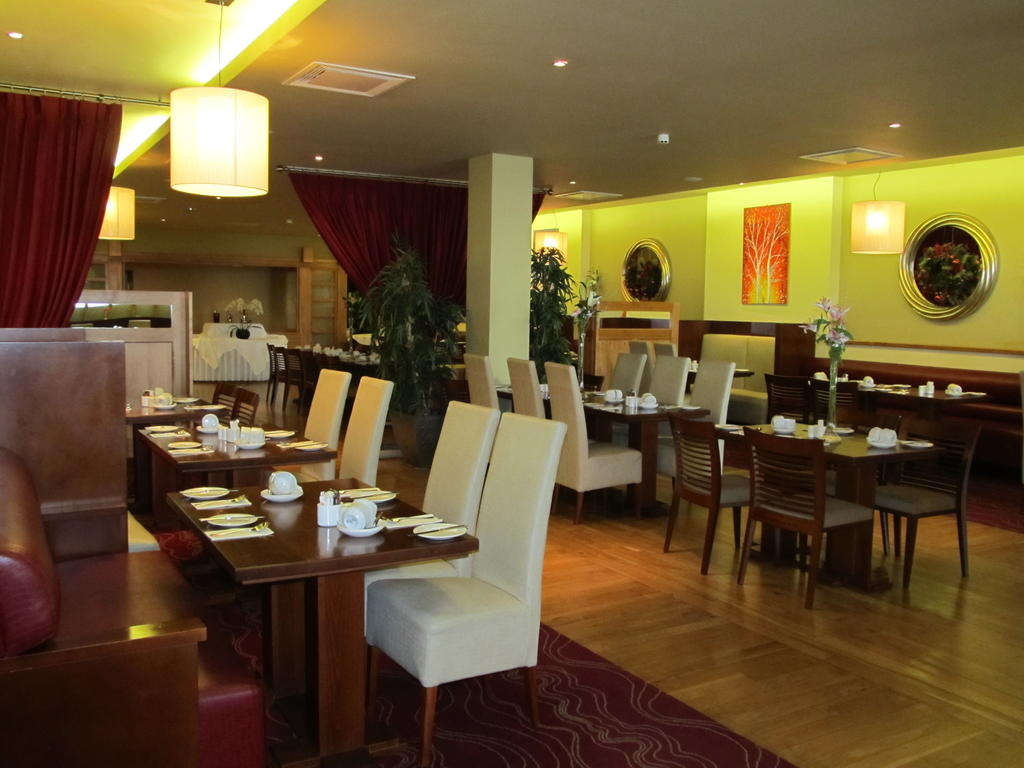 Raheen Woods Hotel