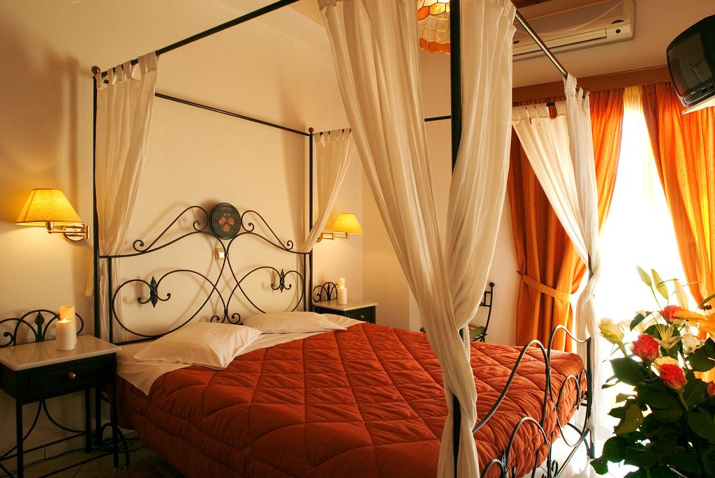 Acropole Delphi Hotel