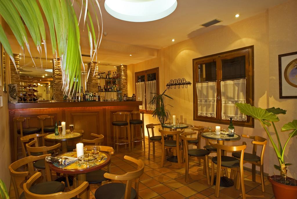 Acropole Delphi Hotel