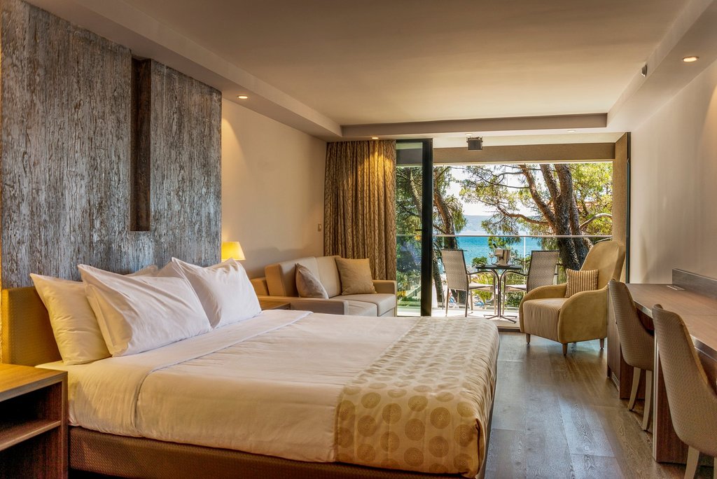 Palmon Bay Hotel & Spa