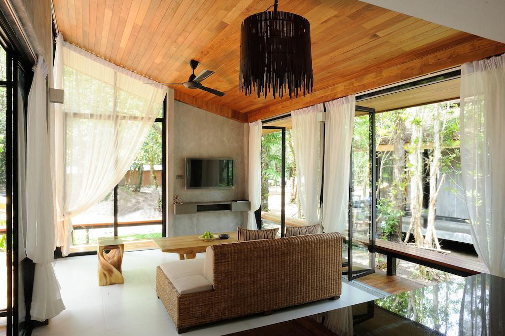 Villa Thalanena By The Beach