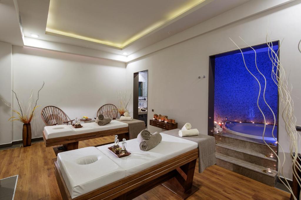 Doubletree By Hilton Kusadasi