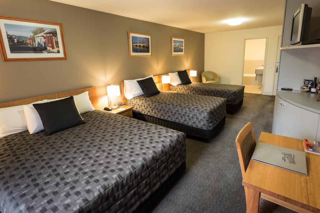 Old Woolstore Apartment Hotel