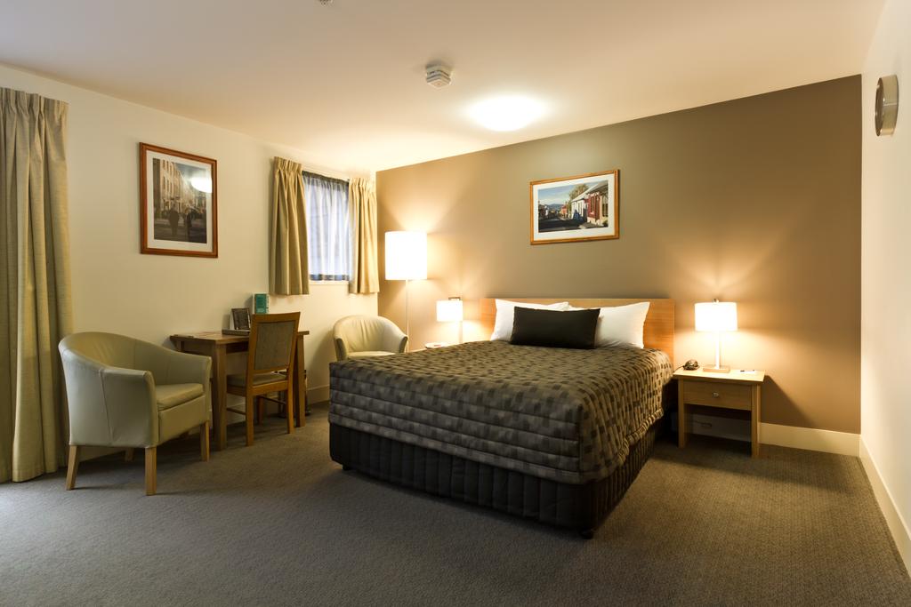 Old Woolstore Apartment Hotel
