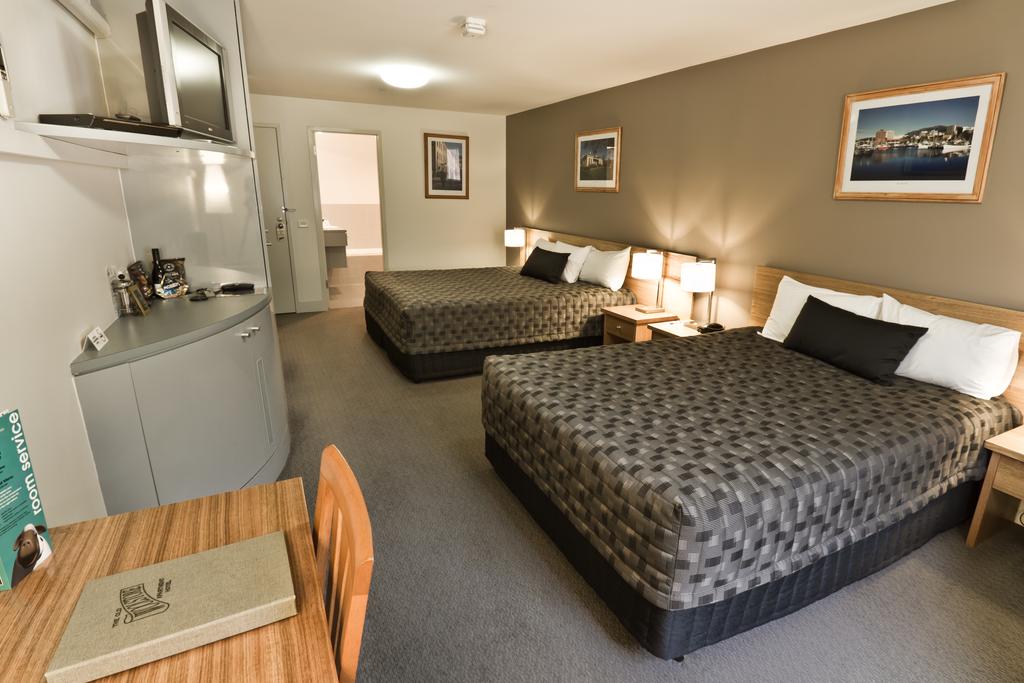 Old Woolstore Apartment Hotel