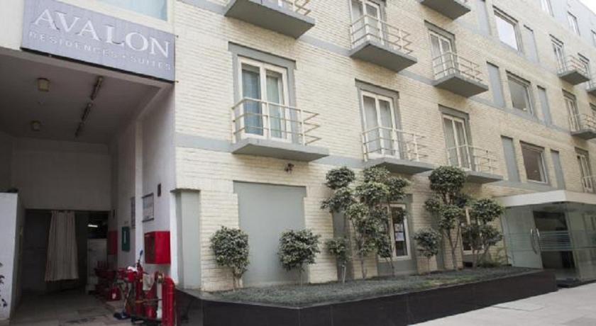 Avalon Courtyard