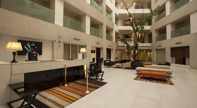 Avalon Courtyard