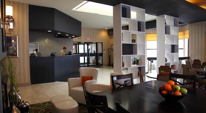 Comfort Hotel & Suites