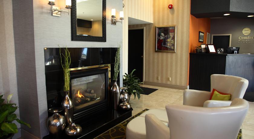 Comfort Hotel & Suites