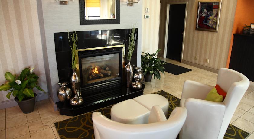Comfort Hotel & Suites