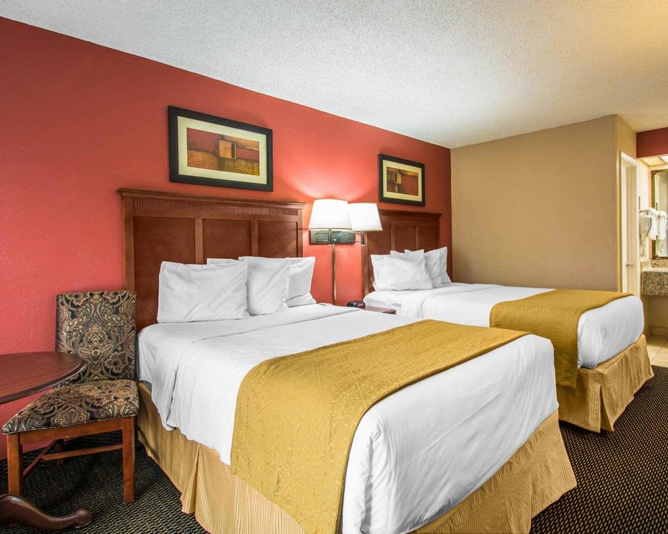 Quality Inn & Suites Airport/Cruise Port South