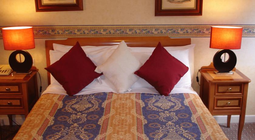 Kings Park Hotel