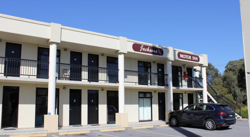 Jacksons Motor Inn