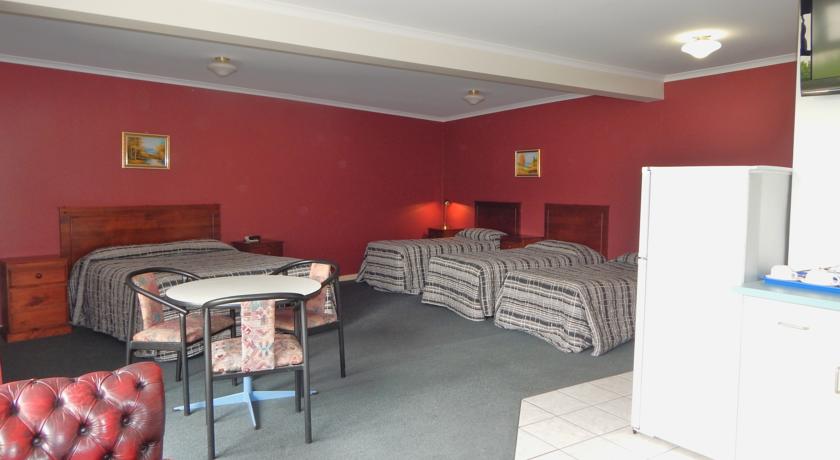 Jacksons Motor Inn