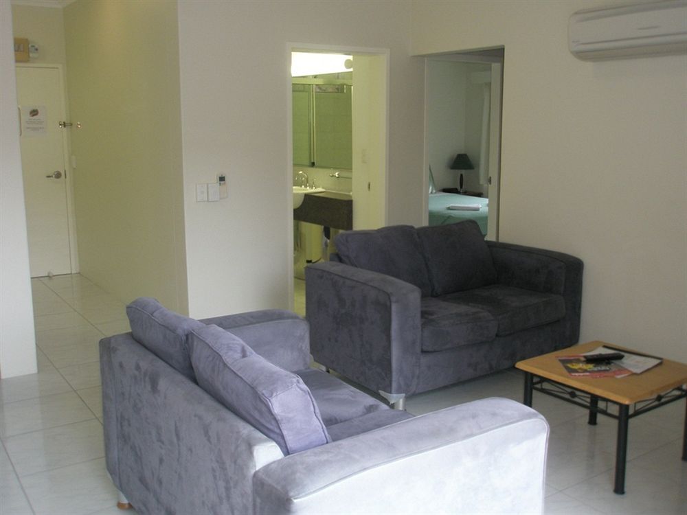 Tradewinds McLeod Holiday Apartments