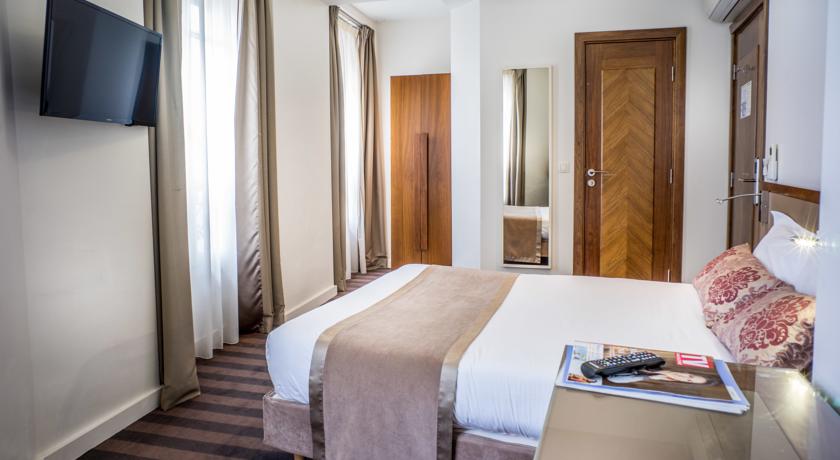 Art Hotel Batignolles