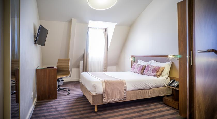 Art Hotel Batignolles