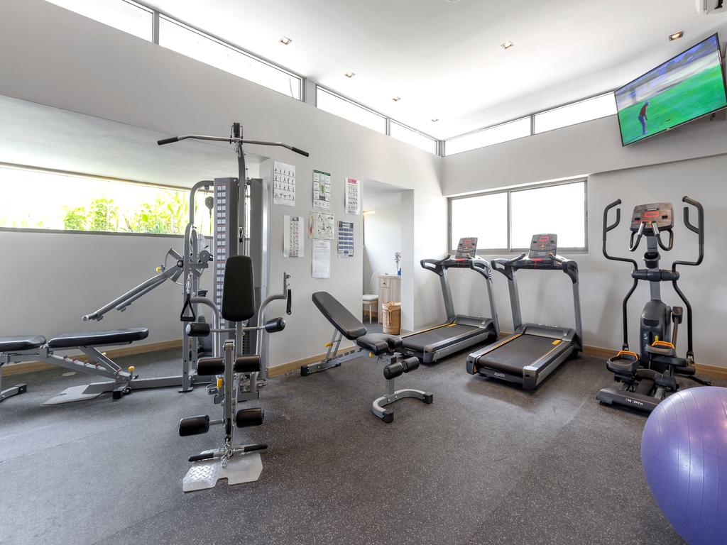 Oakwood Hotel Journeyhub Phuket