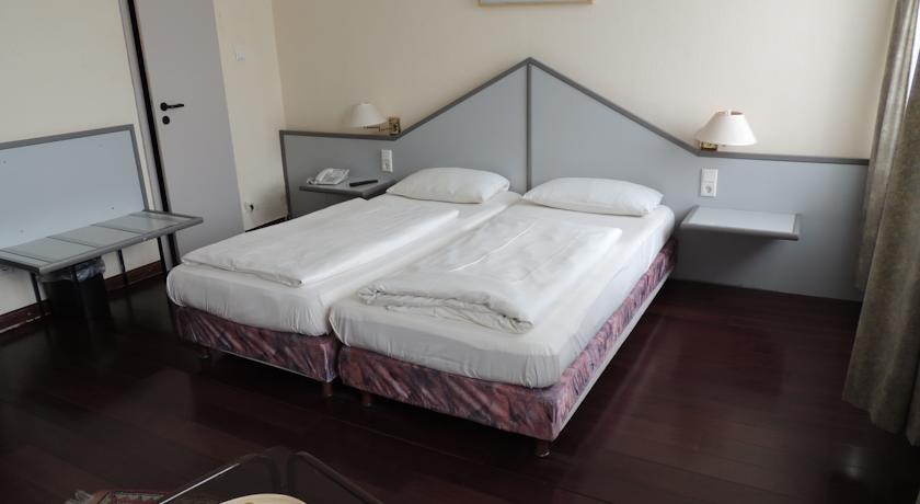 Bahn Hotel