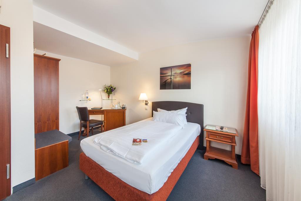 Novum Hotel Flora Dusseldorf