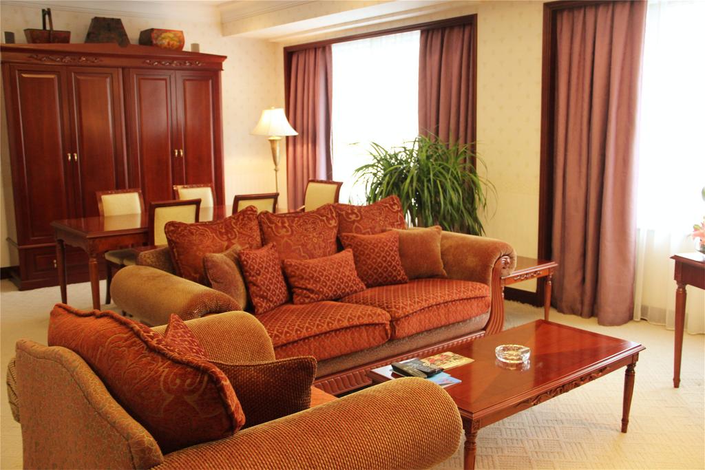 Guxiang Hotel Shanghai (Howard Johnson Plaza)