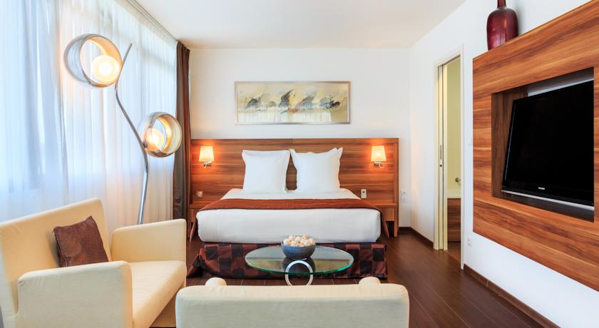 Gatsby Hotel & Restaurant by Happyculture