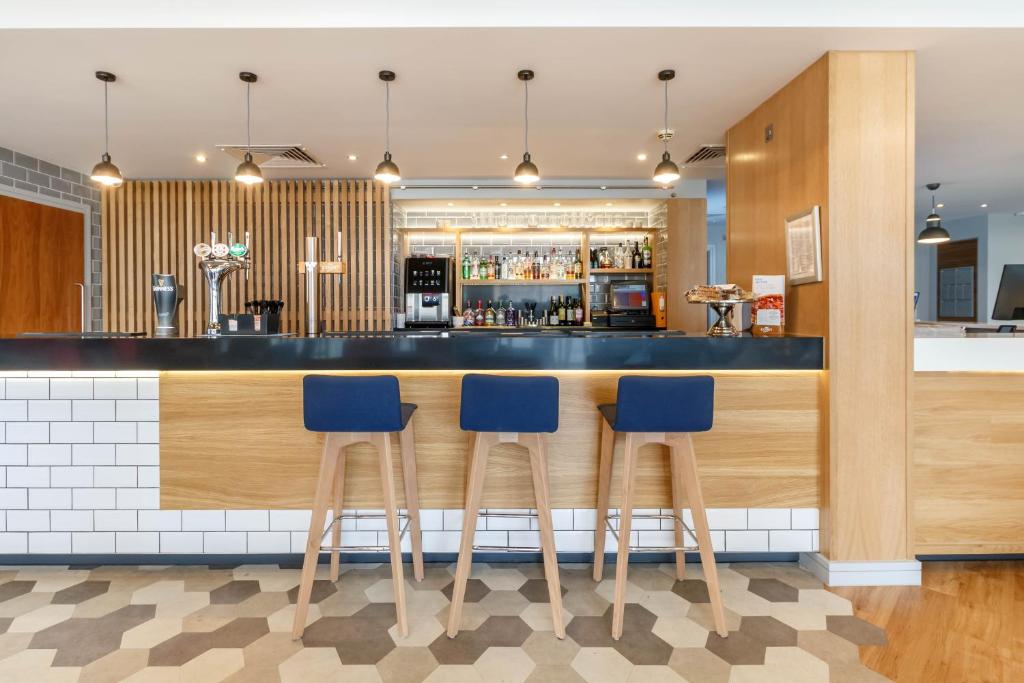 Holiday Inn Express Walsall M6J10