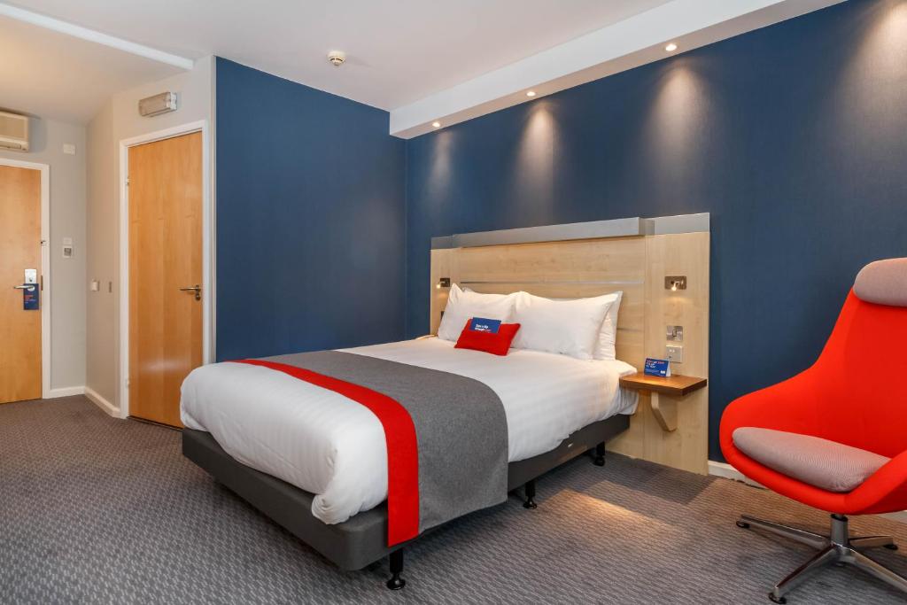 Holiday Inn Express Walsall M6J10